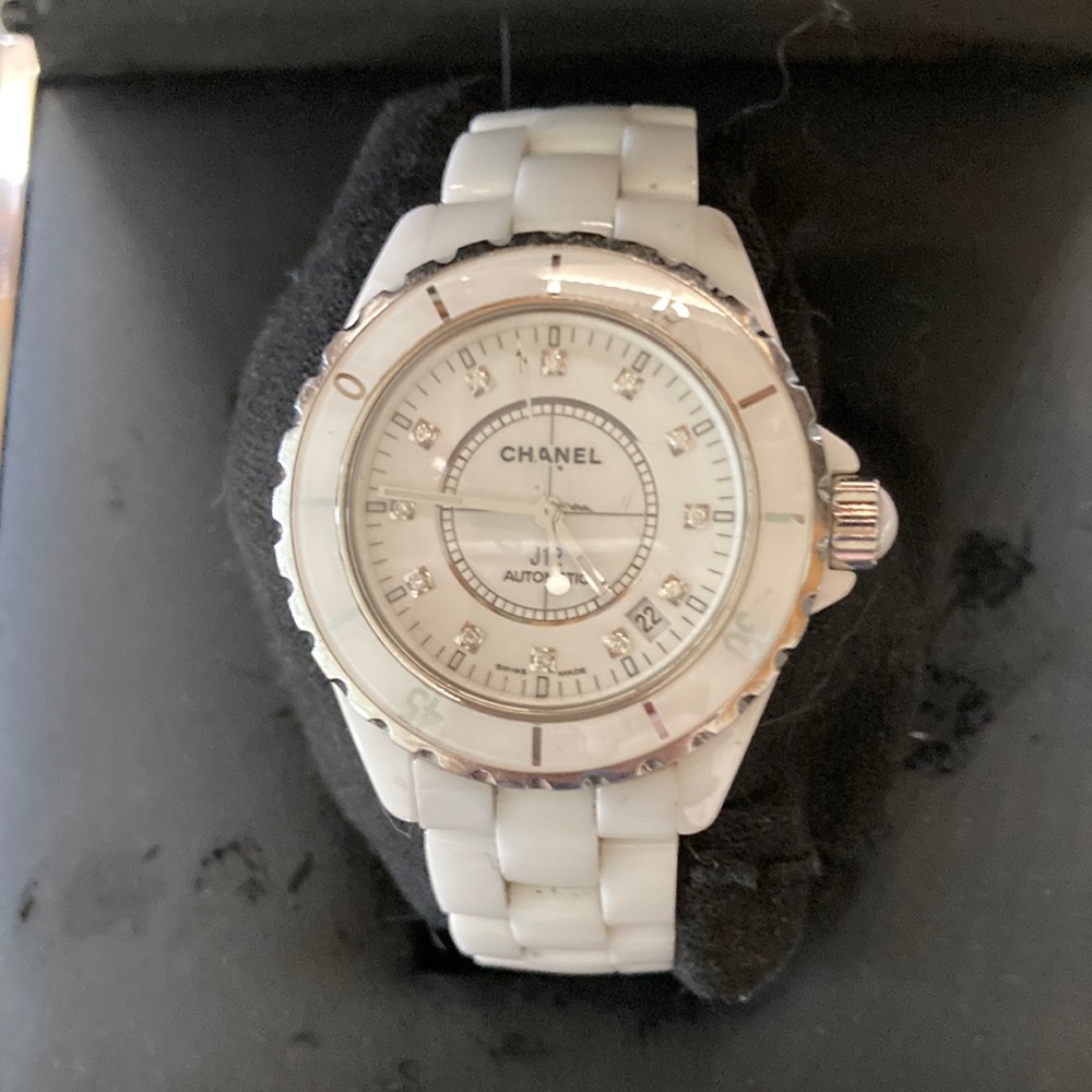 J12   Ceramic  Channel watch